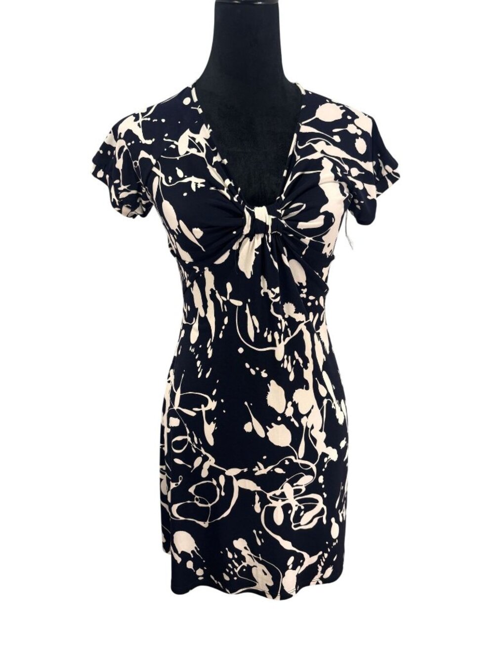 NWT Lily Black White Floral V-Neck Fit & Flare Mini Dress Petite Small
